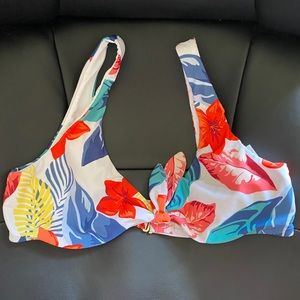 Floral Hollister bikini top!